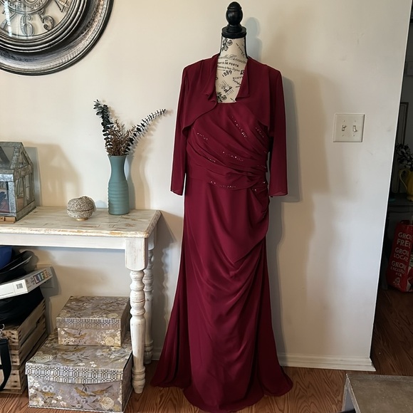 Symphony Of Venus Red Mother of Groom/Bride Dress with Matching Shrug size 18 - Picture 1 of 12